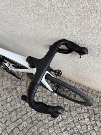Used Trek Madone SL 6 Gen 8 2025 2025 Road & Gravel, White — image 13 of 26