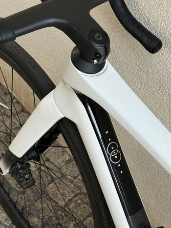 Used Trek Madone SL 6 Gen 8 2025 2025 Road & Gravel, White — image 20 of 26