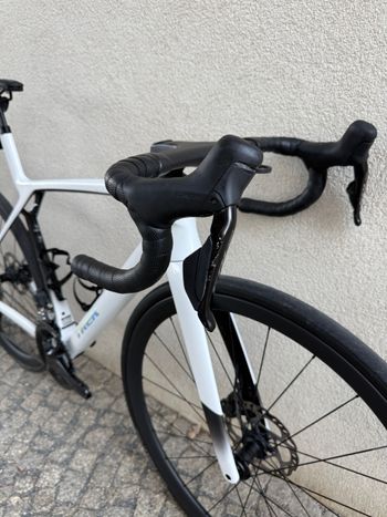 Used Trek Madone SL 6 Gen 8 2025 2025 Road & Gravel, White — image 12 of 26