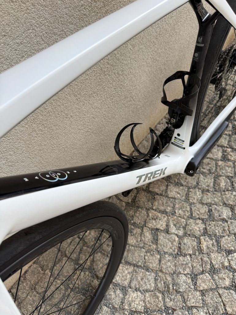 Used Trek Madone SL 6 Gen 8 2025 2025 Road & Gravel, White — image 19 of 26