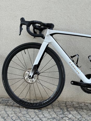 Used Trek Madone SL 6 Gen 8 2025 2025 Road & Gravel, White — image 5 of 26