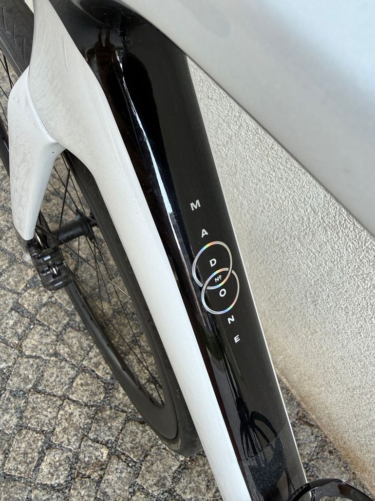 Used Trek Madone SL 6 Gen 8 2025 2025 Road & Gravel, White — image 21 of 26