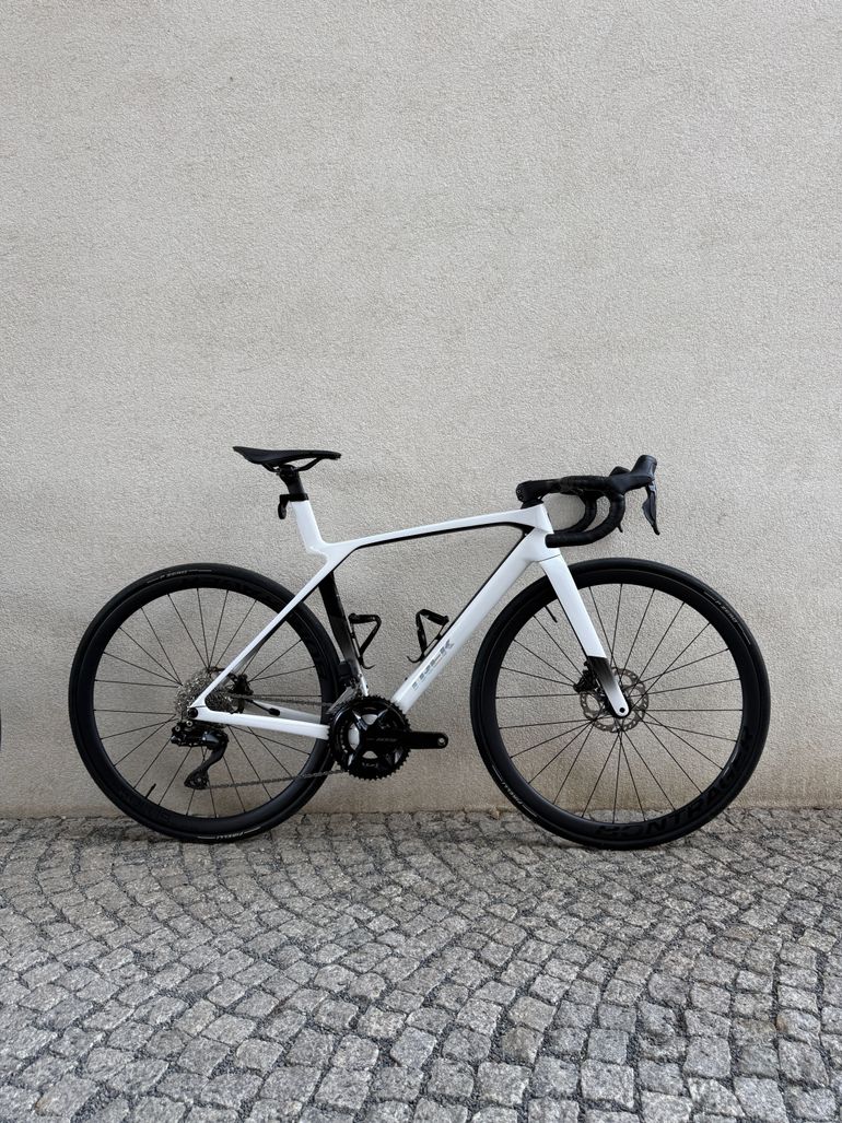 Used Trek Madone SL 6 Gen 8 2025 2025 Road & Gravel, White — image 1 of 26