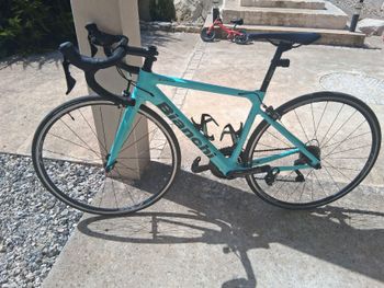 Used Bianchi Sprint - 105 2022 2022 Road & Gravel, Blue — image 2 of 4