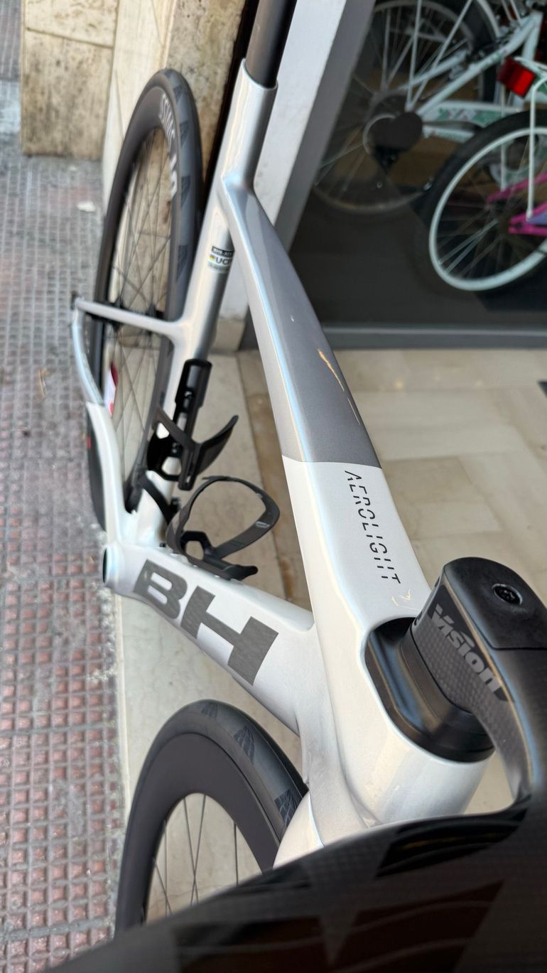 Used BH AEROLIGHT 8.0 2025 Frameset 2025 Road & Gravel, White — image 8 of 10