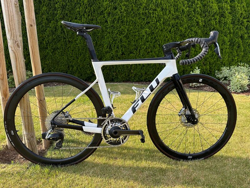 Used Flu Custom SRAM Red eTap AXS 2025 Road & Gravel