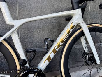 Käytetty Trek Madone Shimano Dura Ace Di2 2025 Road & Gravel — kuva 23 / 24