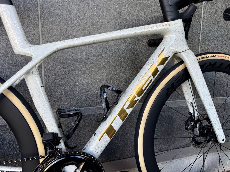 Käytetty Trek Madone Shimano Dura Ace Di2 2025 Road & Gravel — kuva 23 / 24