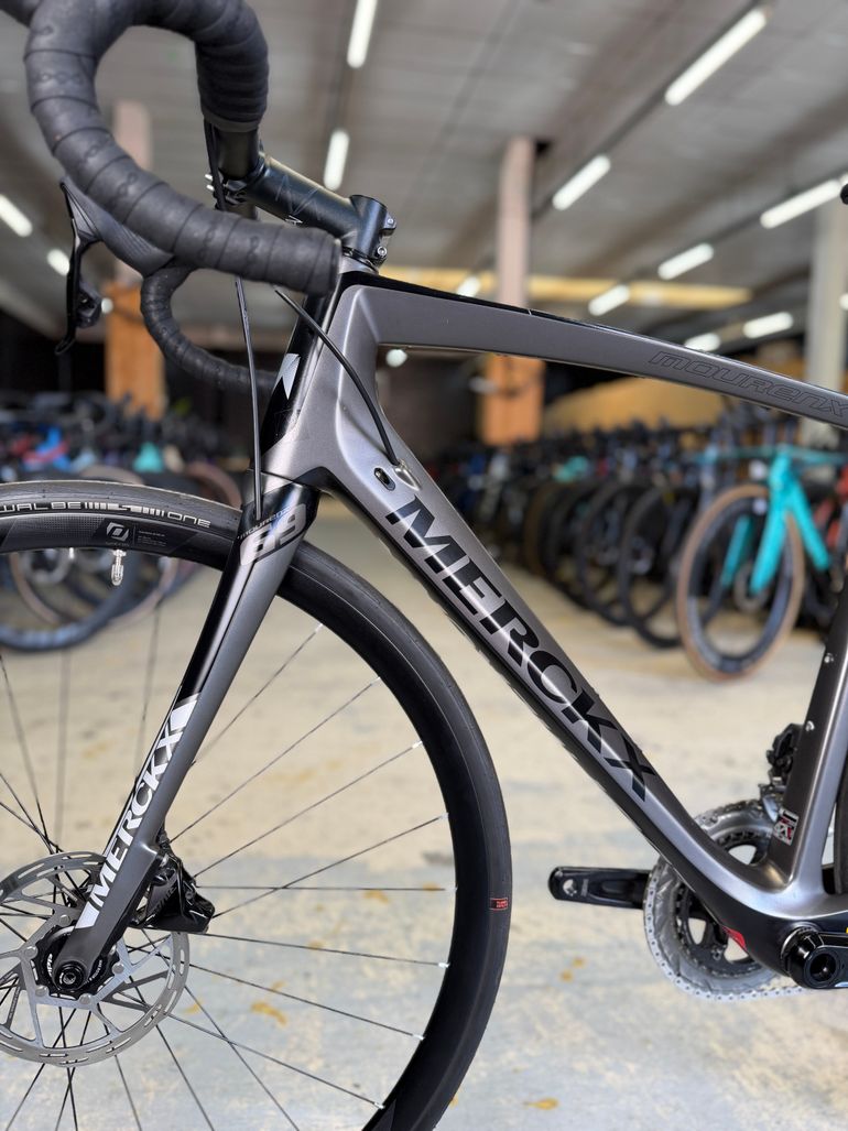 Used Eddy Merckx Mourenx 69 AXS Carbon 2021 Road & Gravel, Light Gray — image 11 of 17