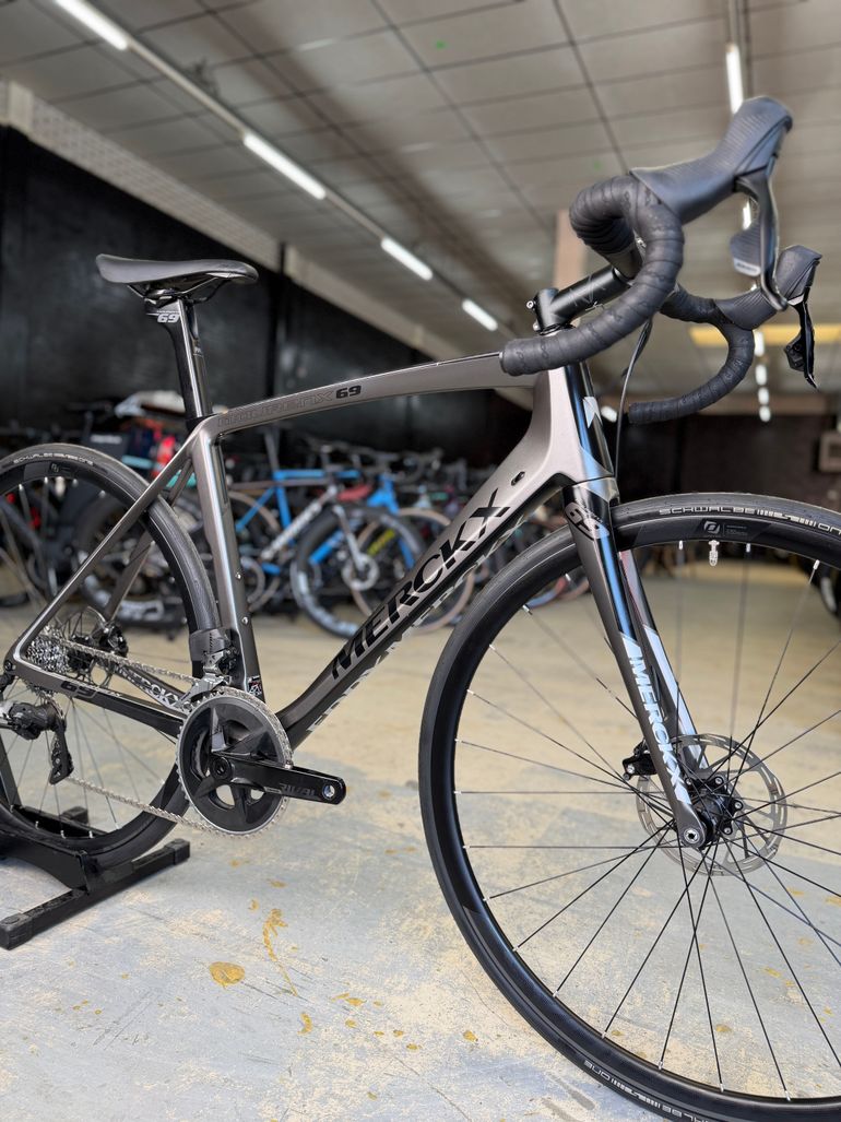Used Eddy Merckx Mourenx 69 AXS Carbon 2021 Road & Gravel, Light Gray — image 3 of 17