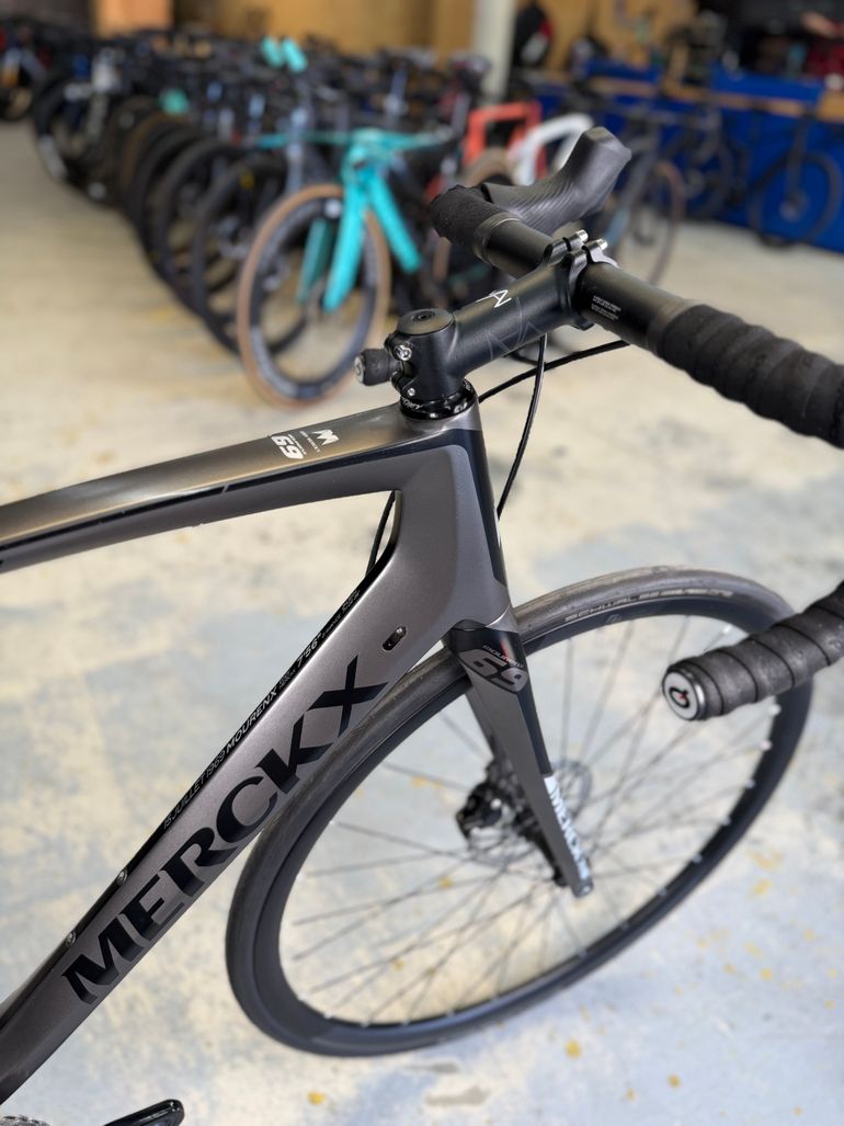 Used Eddy Merckx Mourenx 69 AXS Carbon 2021 Road & Gravel, Light Gray — image 5 of 17