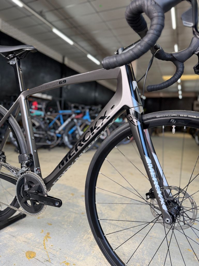 Used Eddy Merckx Mourenx 69 AXS Carbon 2021 Road & Gravel, Light Gray — image 4 of 17