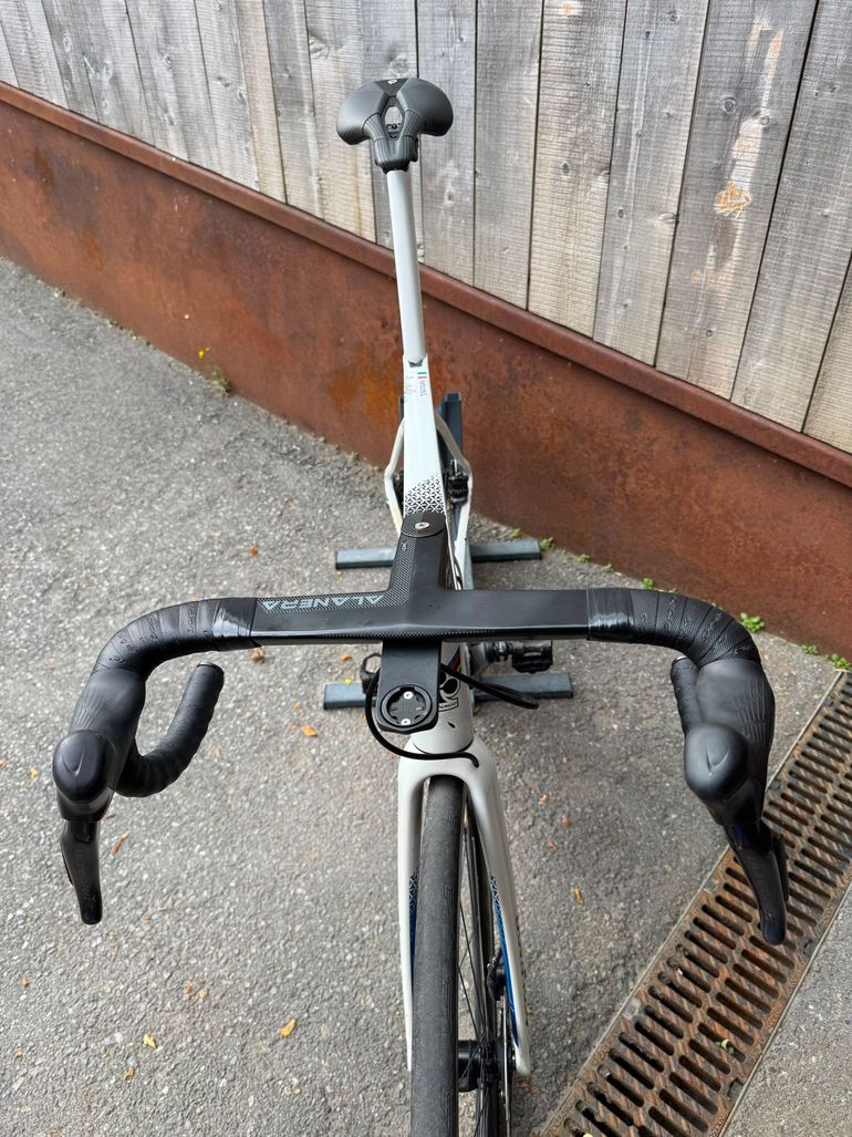 Used Colnago V3 Shimano Ultegra Di2 2022 Road & Gravel, White — image 7 of 7