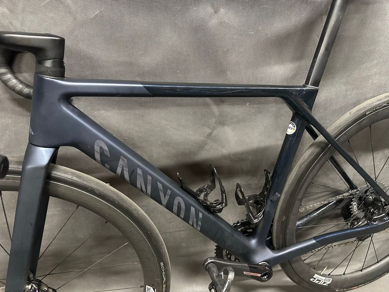 Used Canyon Ultimate CF SLX 8 AXS 2025 2025 Road & Gravel, Blue — image 13 of 20