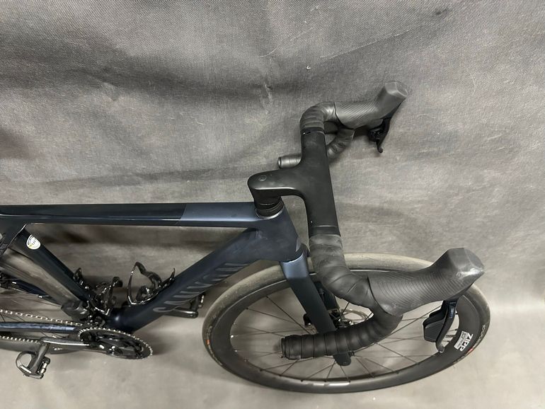 Used Canyon Ultimate CF SLX 8 AXS 2025 2025 Road & Gravel, Blue — image 10 of 20