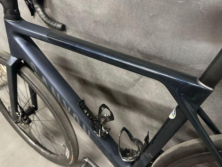 Used Canyon Ultimate CF SLX 8 AXS 2025 2025 Road & Gravel, Blue — image 17 of 20