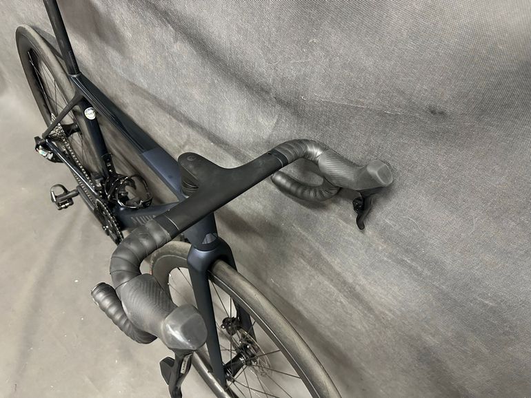 Used Canyon Ultimate CF SLX 8 AXS 2025 2025 Road & Gravel, Blue — image 11 of 20