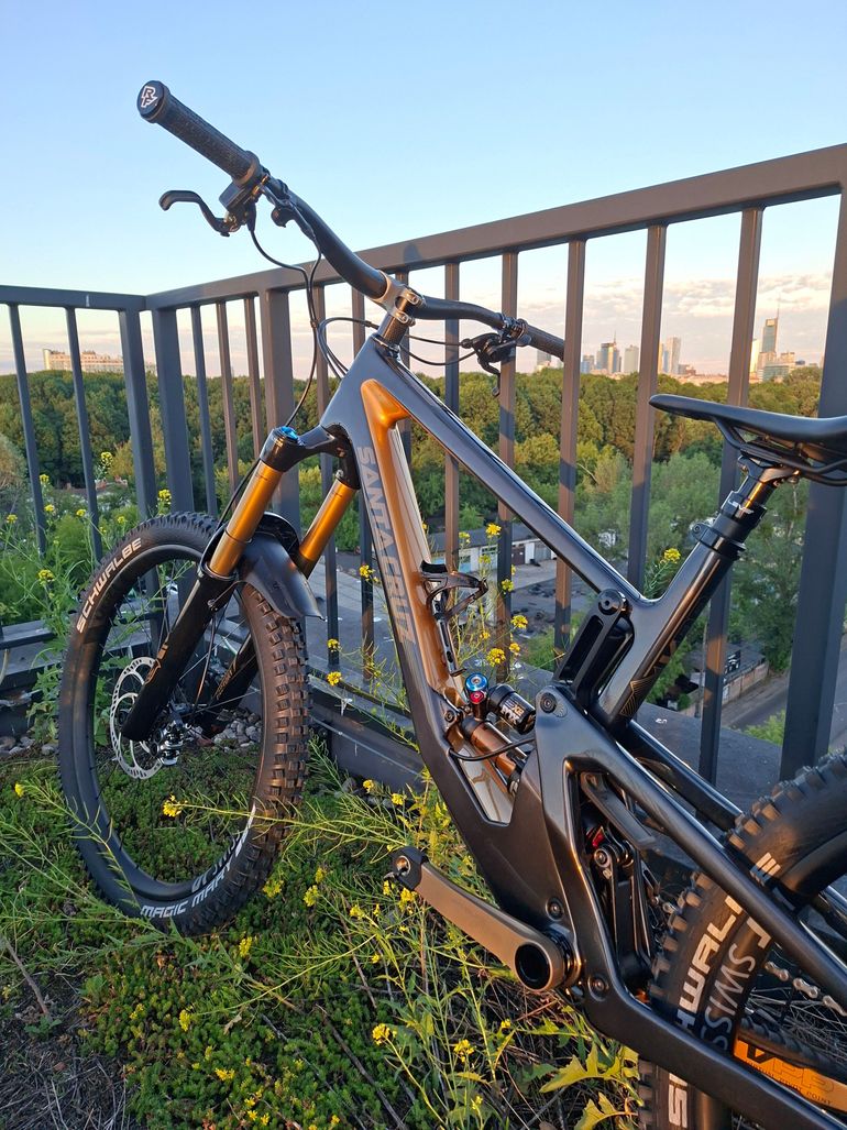 Käytetty Santa Cruz NOMAD XT / Air / Carbon C / 27.5 2022 2022 Mountainbike — kuva 6 / 11
