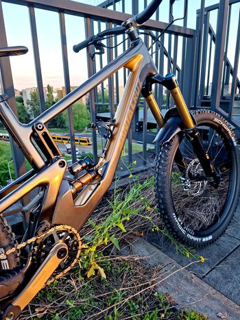 Käytetty Santa Cruz NOMAD XT / Air / Carbon C / 27.5 2022 2022 Mountainbike — kuva 3 / 11