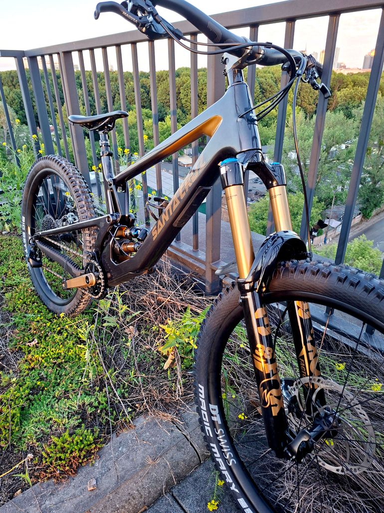 Käytetty Santa Cruz NOMAD XT / Air / Carbon C / 27.5 2022 2022 Mountainbike — kuva 9 / 11