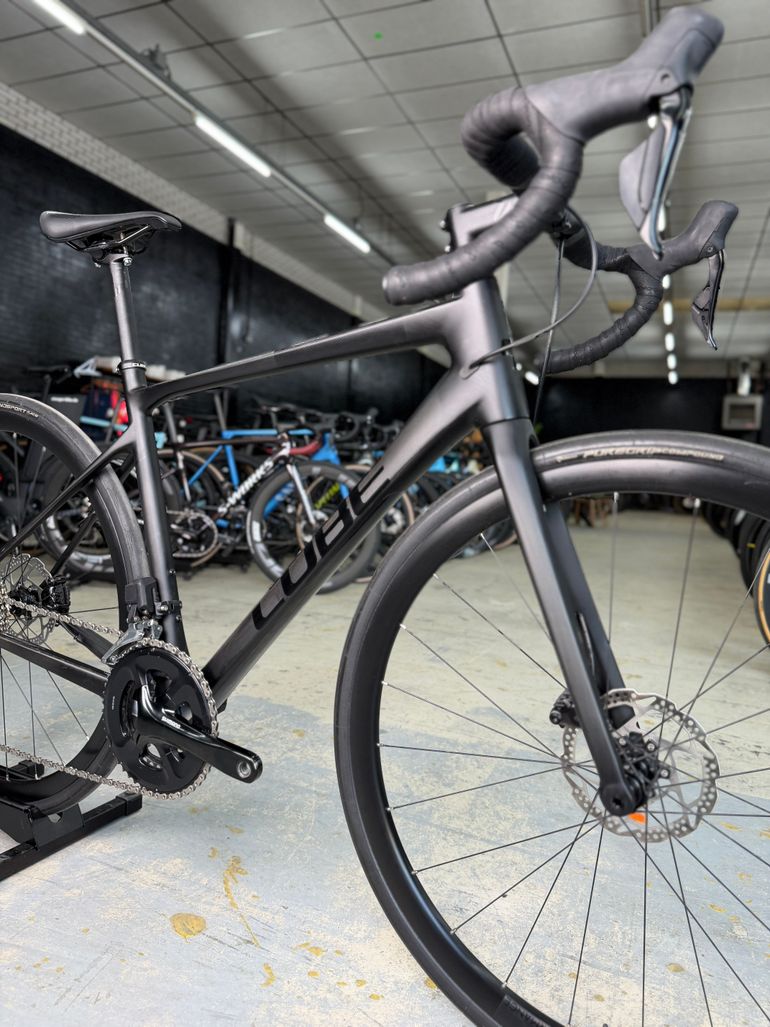 Gebrauchtes CUBE ATTAIN GTC SLX 2023 2023 Road & Gravel, Schwarz — Bild 3 von 16