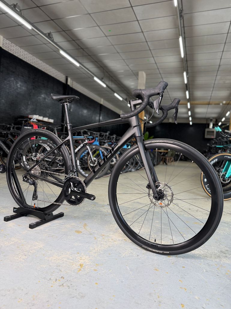 Gebrauchtes CUBE ATTAIN GTC SLX 2023 2023 Road & Gravel, Schwarz — Bild 2 von 16