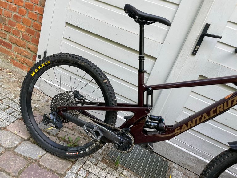 Used Santa Cruz NOMAD S / Carbon C / 27.5 2022 2022 Mountainbike, Red, 27.5 — image 3 of 10