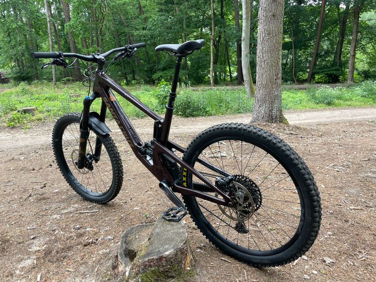 Used Santa Cruz NOMAD S / Carbon C / 27.5 2022 2022 Mountainbike, Red, 27.5 — image 9 of 10