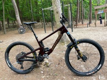 Used Santa Cruz NOMAD S / Carbon C / 27.5 2022 2022 Mountainbike, Red, 27.5 — image 7 of 10