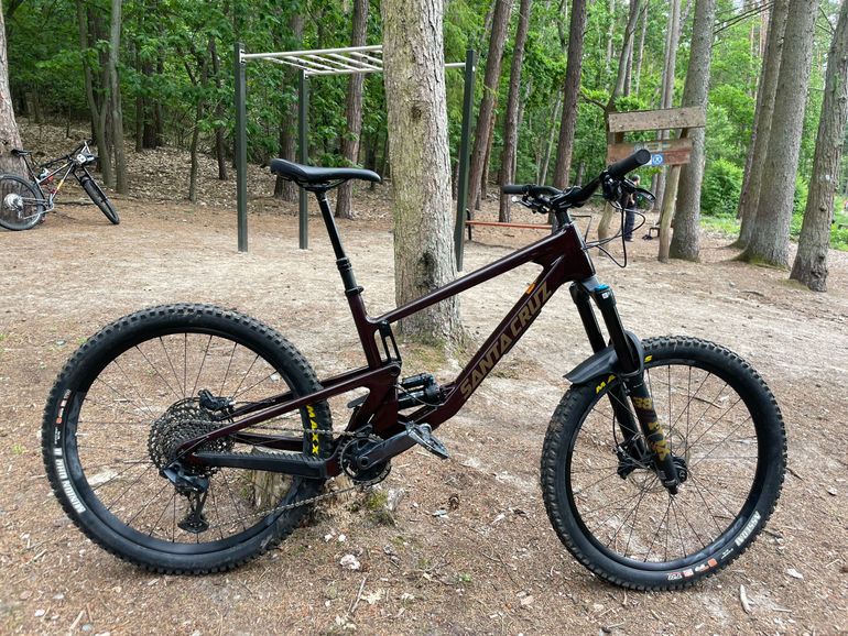 Used Santa Cruz NOMAD S / Carbon C / 27.5 2022 2022 Mountainbike, Red, 27.5 — image 5 of 10