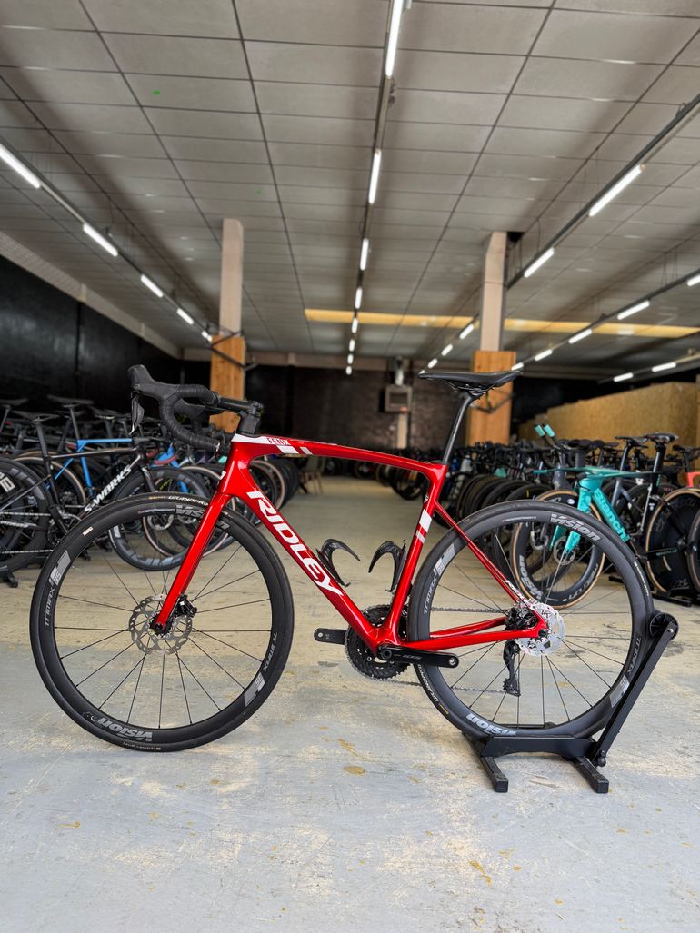 Käytetty Ridley Fenix Disc - Shimano 105 DI2 // 2x12s 2024 2024 Road & Gravel — kuva 14 / 16