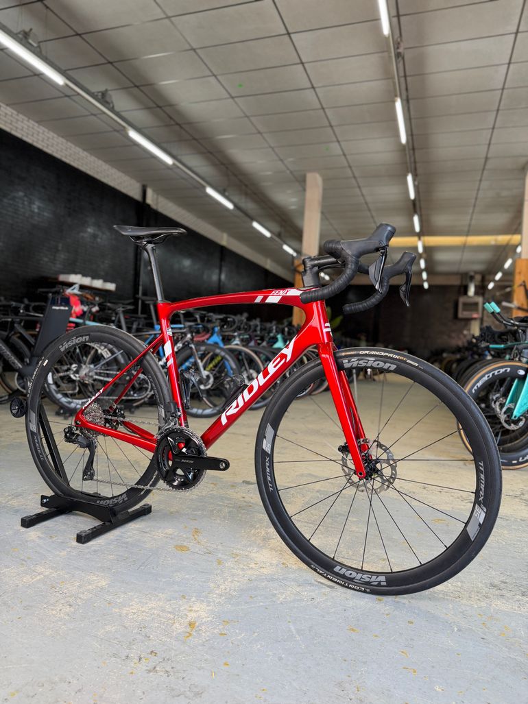 Käytetty Ridley Fenix Disc - Shimano 105 DI2 // 2x12s 2024 2024 Road & Gravel — kuva 2 / 16