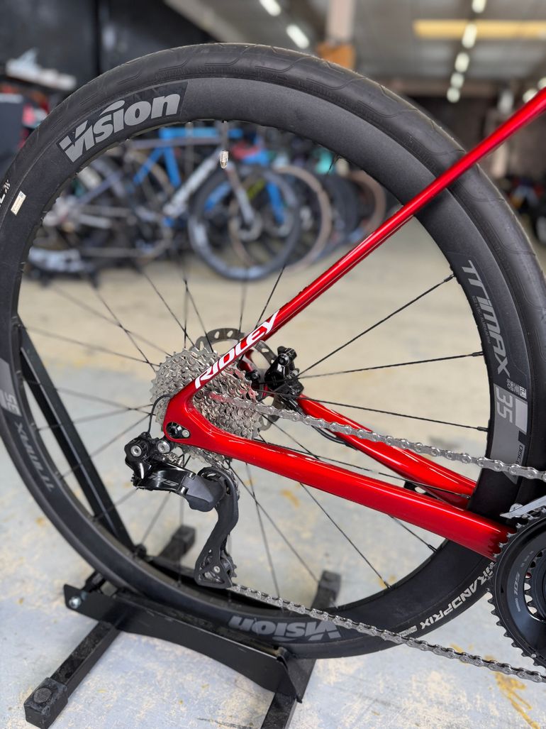 Käytetty Ridley Fenix Disc - Shimano 105 DI2 // 2x12s 2024 2024 Road & Gravel — kuva 7 / 16