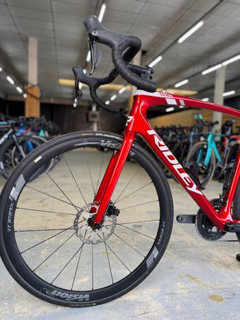 Käytetty Ridley Fenix Disc - Shimano 105 DI2 // 2x12s 2024 2024 Road & Gravel — kuva 15 / 16