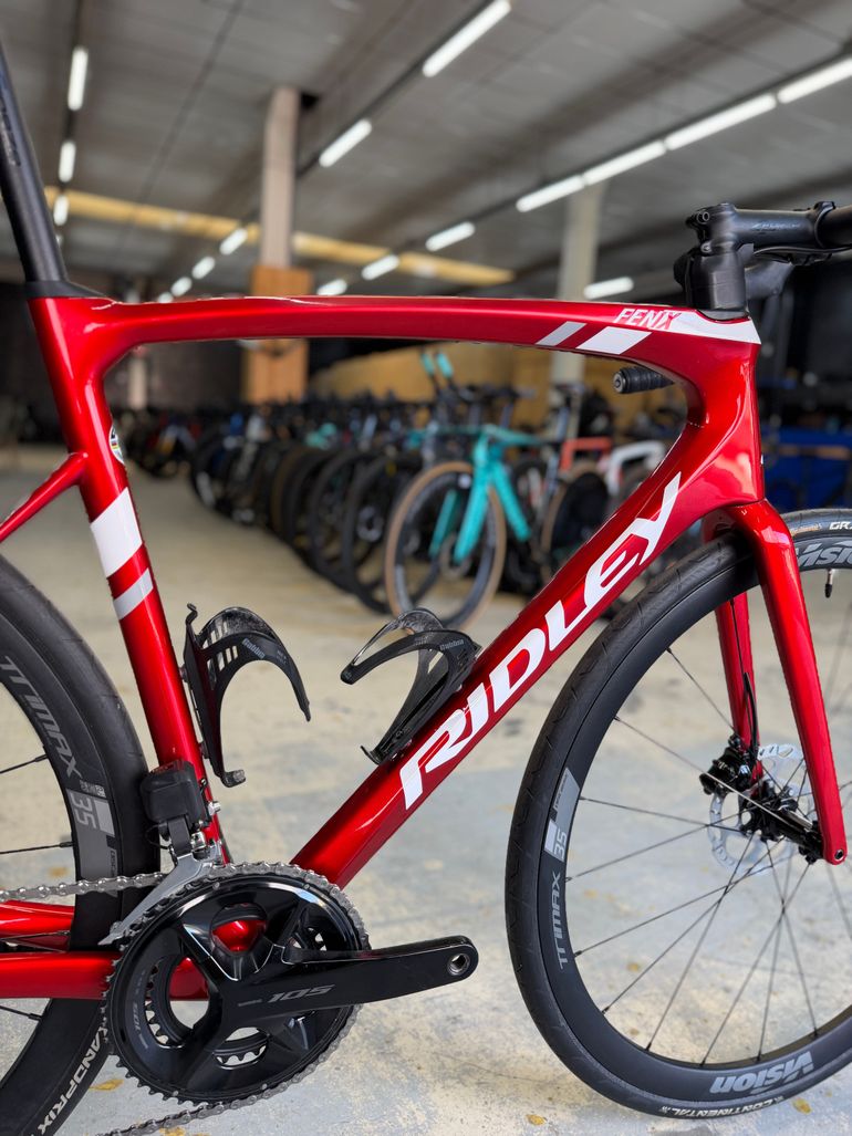 Käytetty Ridley Fenix Disc - Shimano 105 DI2 // 2x12s 2024 2024 Road & Gravel — kuva 10 / 16