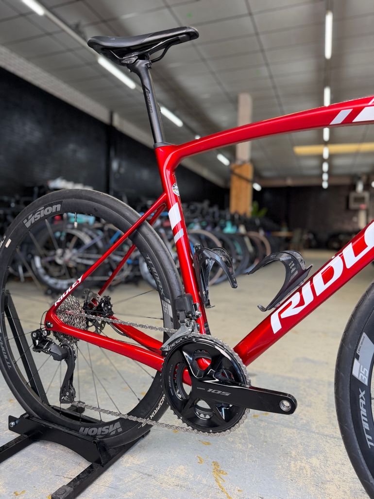 Käytetty Ridley Fenix Disc - Shimano 105 DI2 // 2x12s 2024 2024 Road & Gravel — kuva 6 / 16