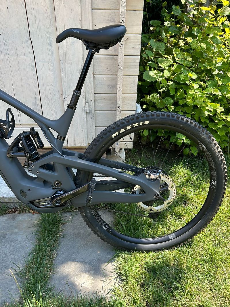 Used Evil Epocalypse XT 2023 2023 Mountainbike, Light Gray, 29 — image 2 of 12