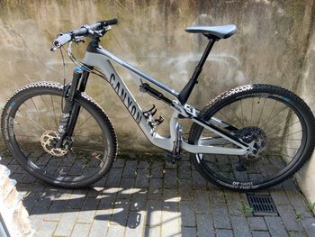 Tweedehands Canyon Neuron CF9 2021 MTB