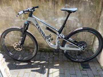 Tweedehands Canyon Neuron CF9 2021 MTB