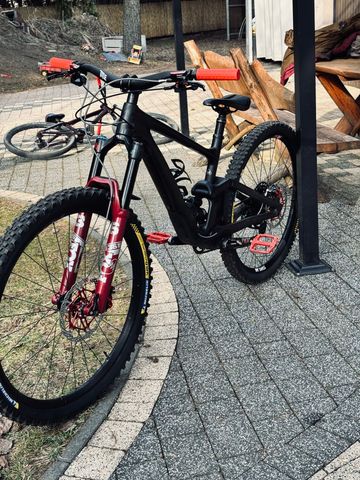 Used Specialized Enduro Comp 2021 2021 Mountainbike, Black — image 2 of 14
