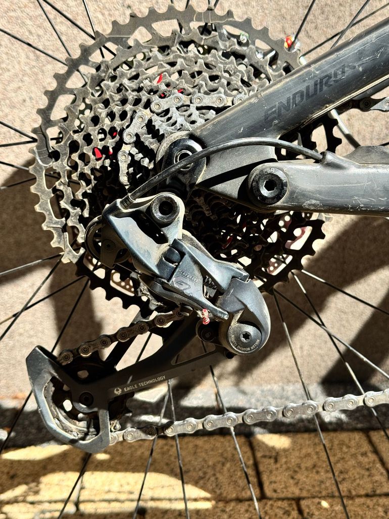 Used Specialized Enduro Comp 2021 2021 Mountainbike, Black — image 9 of 14