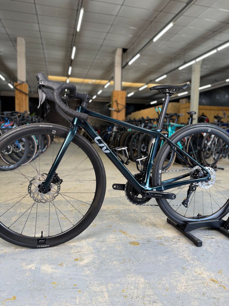 Used Liv Langma Advanced Disc 1+ Pro Di2 Carbon 2023 Road & Gravel, Green — image 23 of 23