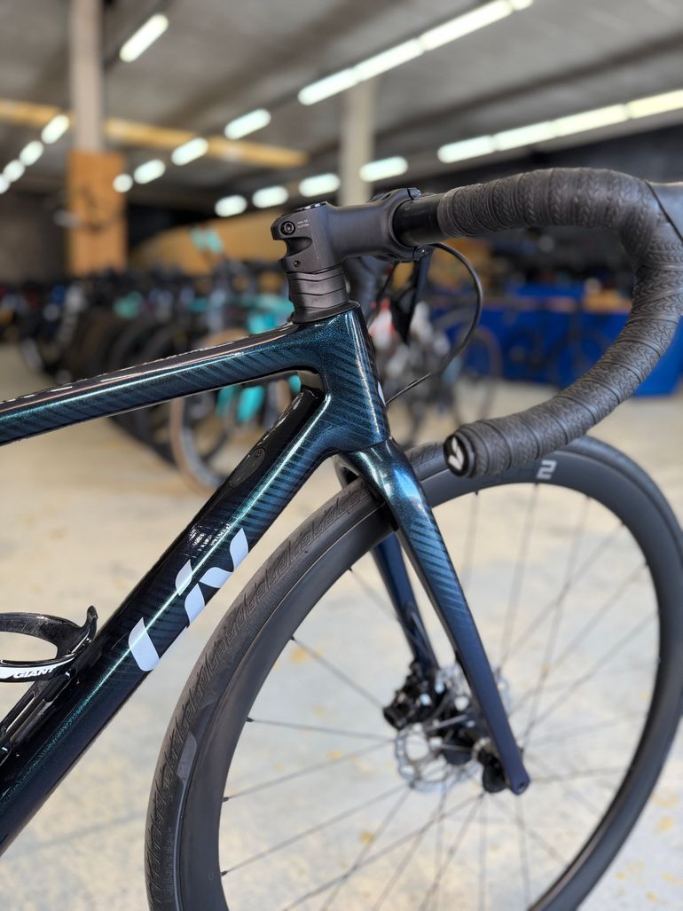 Used Liv Langma Advanced Disc 1+ Pro Di2 Carbon 2023 Road & Gravel, Green — image 7 of 23