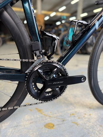 Used Liv Langma Advanced Disc 1+ Pro Di2 Carbon 2023 Road & Gravel, Green — image 11 of 23