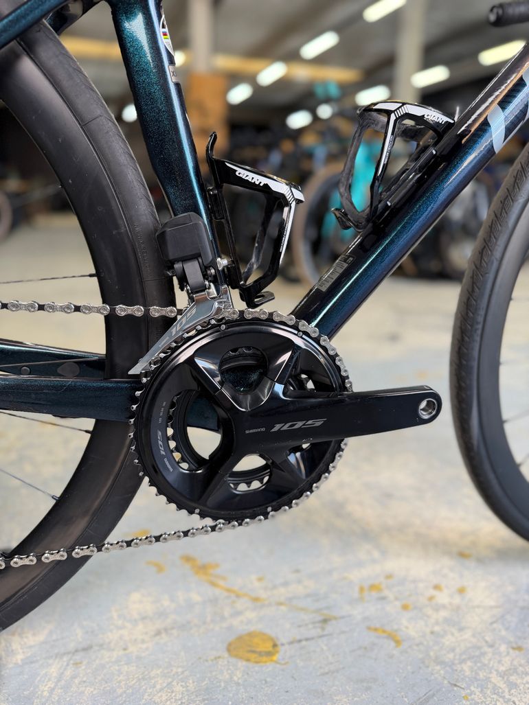 Used Liv Langma Advanced Disc 1+ Pro Di2 Carbon 2023 Road & Gravel, Green — image 11 of 23