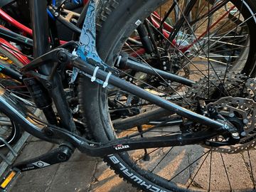 Used Giant Stance 2021 2021 Mountainbike, Black, 27.5 — image 6 of 10