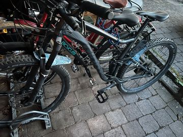 Used Giant Stance 2021 2021 Mountainbike, Black, 27.5 — image 9 of 10