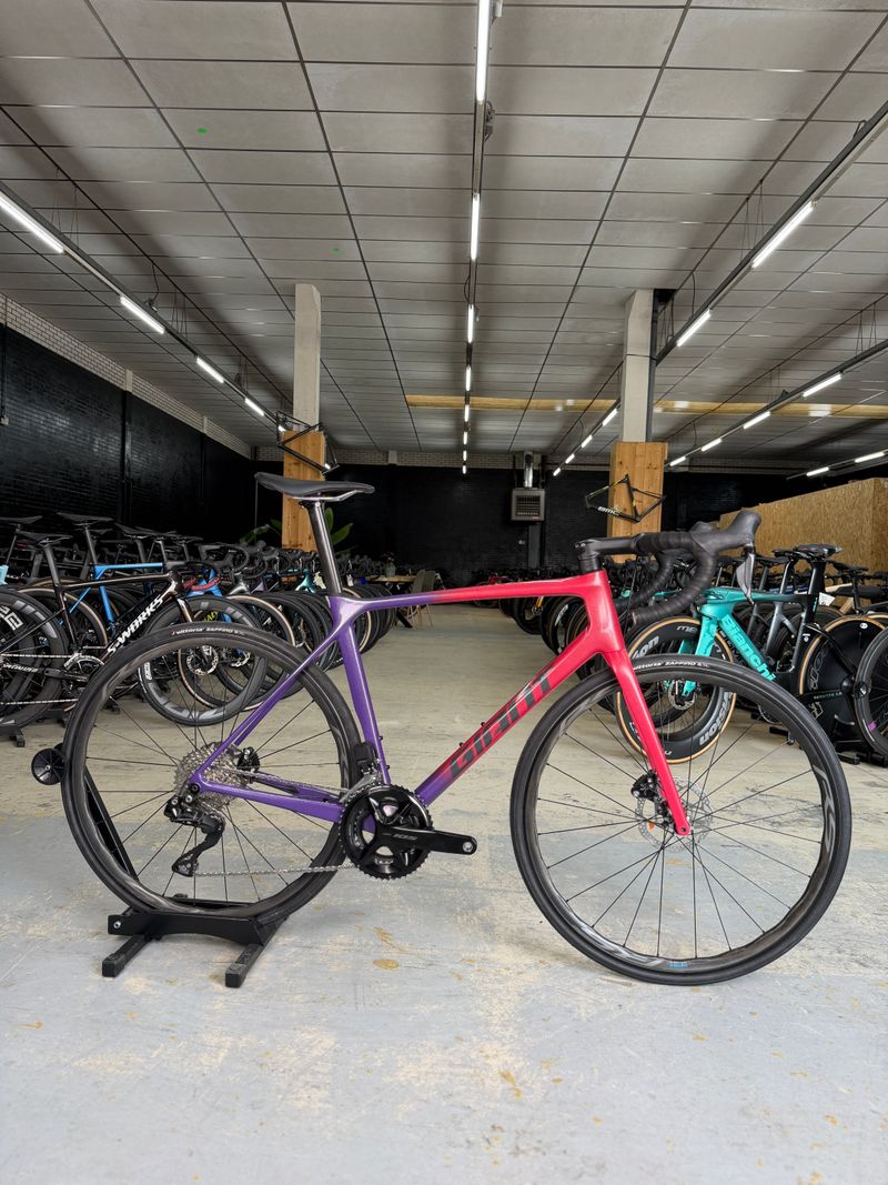 Used Giant TCR Di2 Carbon 2022 Road & Gravel