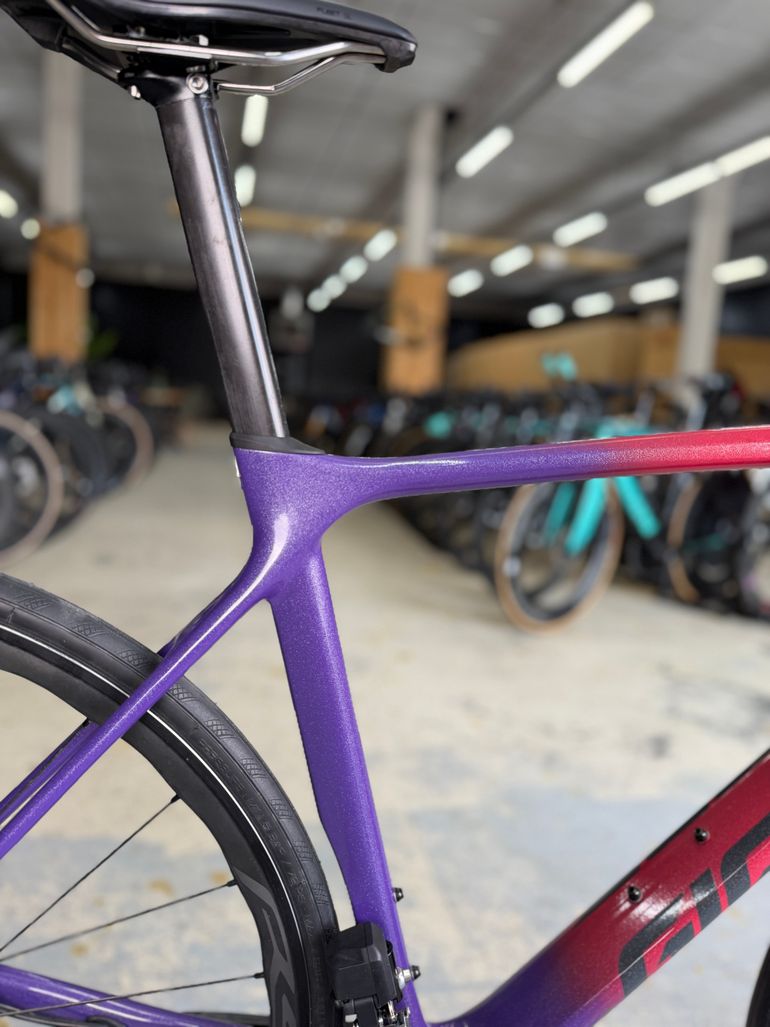 Used Giant TCR Di2 Carbon 2022 Road & Gravel, Purple — image 10 of 24