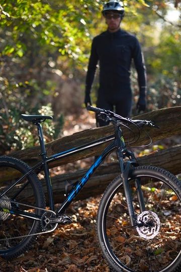 Tweedehands Sants Custom Shimano Deore 2025 Mountainbike — afbeelding 2 van 3